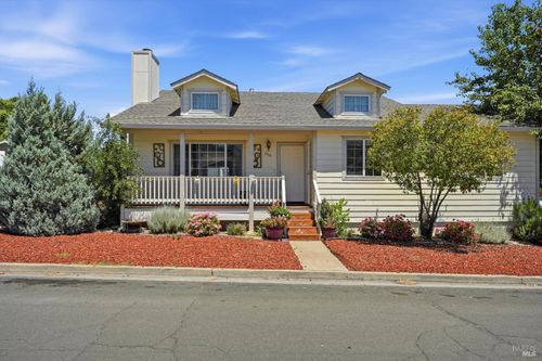 200 Island View Dr, Lakeport, CA, 95453-6458 | Card Image