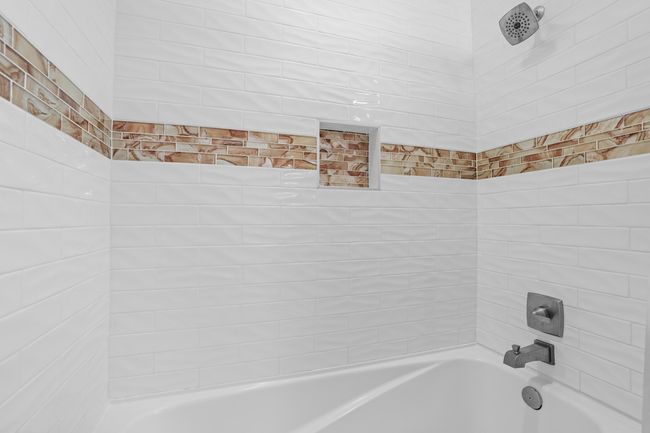 Shower | Image 18
