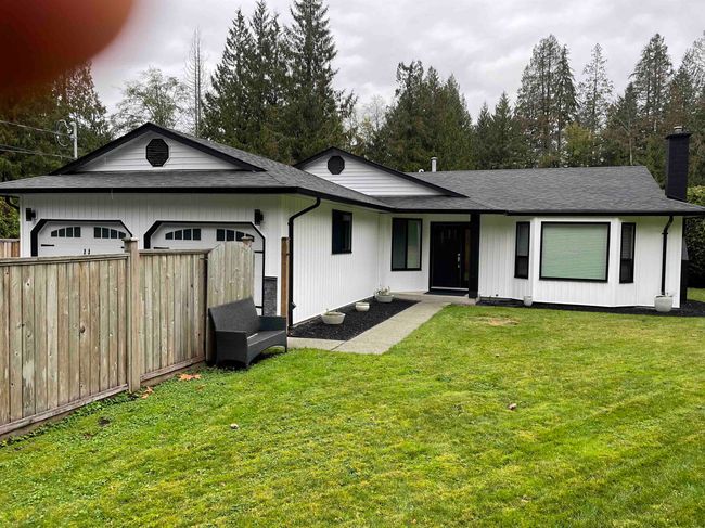 27171 112 Ave, House other with 3 bedrooms, 2 bathrooms and 9 parking in Maple Ridge BC | Image 4