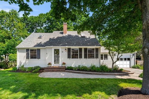 11 Bruce Ln, Wenham, MA, 01984-1403 | Card Image