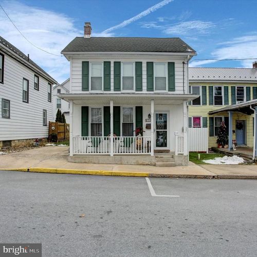 28 S Washington St, SHIPPENSBURG, PA, 17257-2024 | Card Image