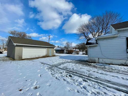 1821 Pine St, Port Huron, MI, 48060-4953 | Card Image
