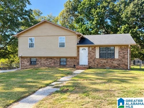 7924 Cresview Dr, DORA, AL, 35062-2205 | Card Image
