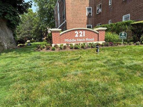 c1-221 Middle Neck Rd, Great Neck, NY, 11021-1119 | Card Image