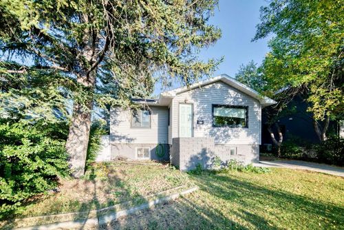 820 9a Street Ne, Calgary, AB, T2E4L6 | Card Image