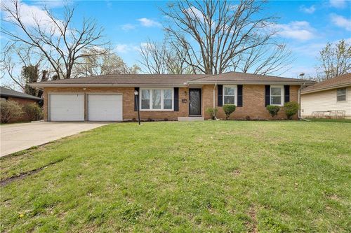 108 W Walnut St, Blue Springs, MO, 64014-3059 | Card Image