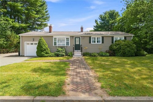 9 Eileen Dr, North Kingstown, RI, 02852-2417 | Card Image
