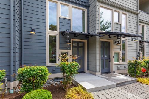 140 26 Avenue E, Seattle, WA, 98112 | Card Image