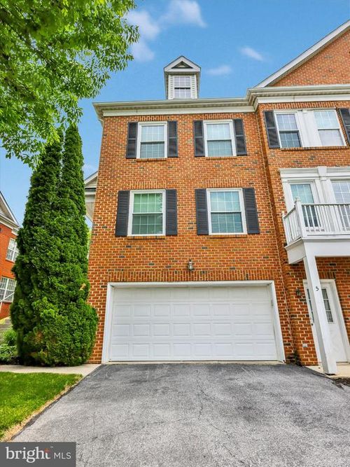 5 Johnsborough Ct, REISTERSTOWN, MD, 21136-6442 | Card Image