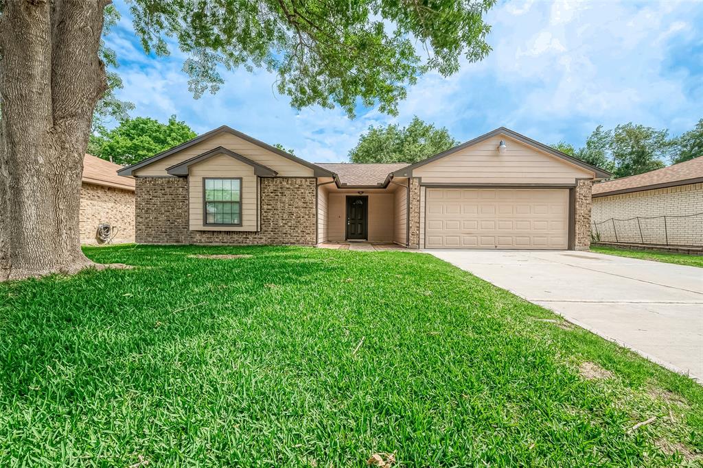 Pocahontas Dr, Baytown, TX 77521
