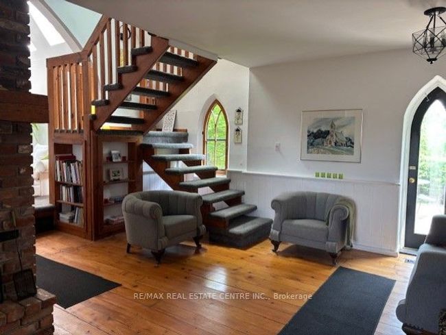 286399 10 Sideroad, House other with 4 bedrooms, 2 bathrooms and 4 parking in Mono ON | Image 10