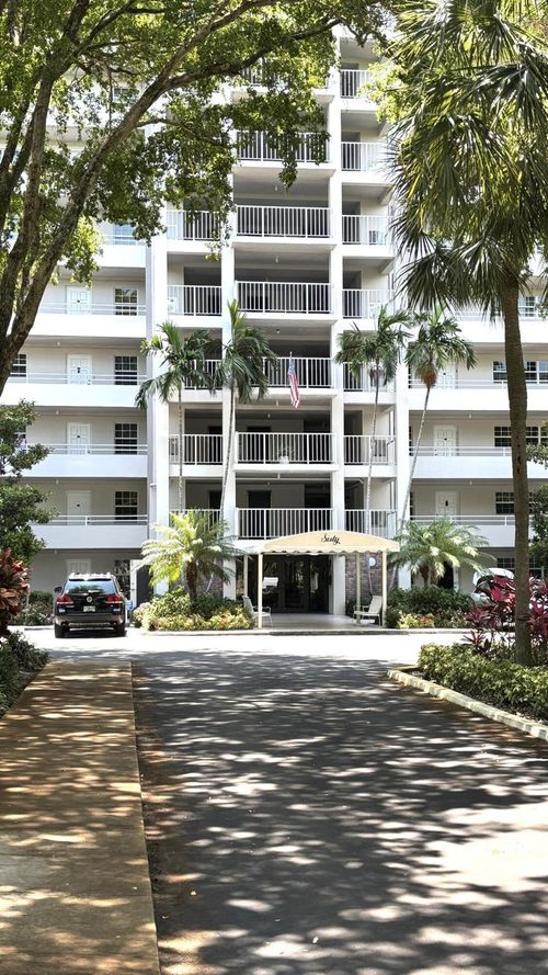 apt-503-605 Oaks Dr, Pompano Beach, FL, 33069-3795 | Card Image