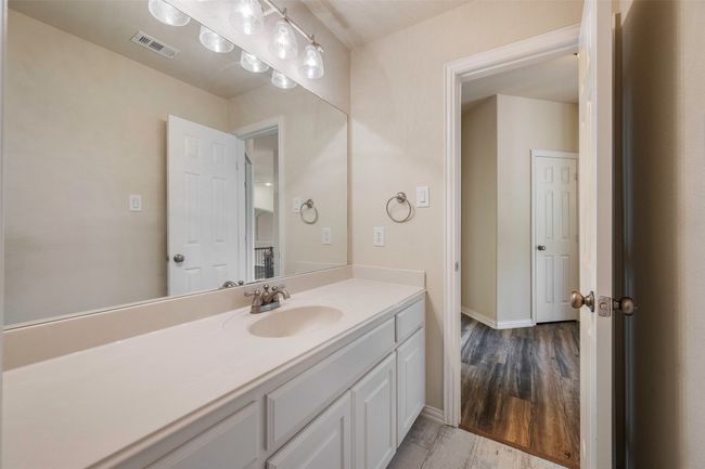 Bathroom #3 | Image 35