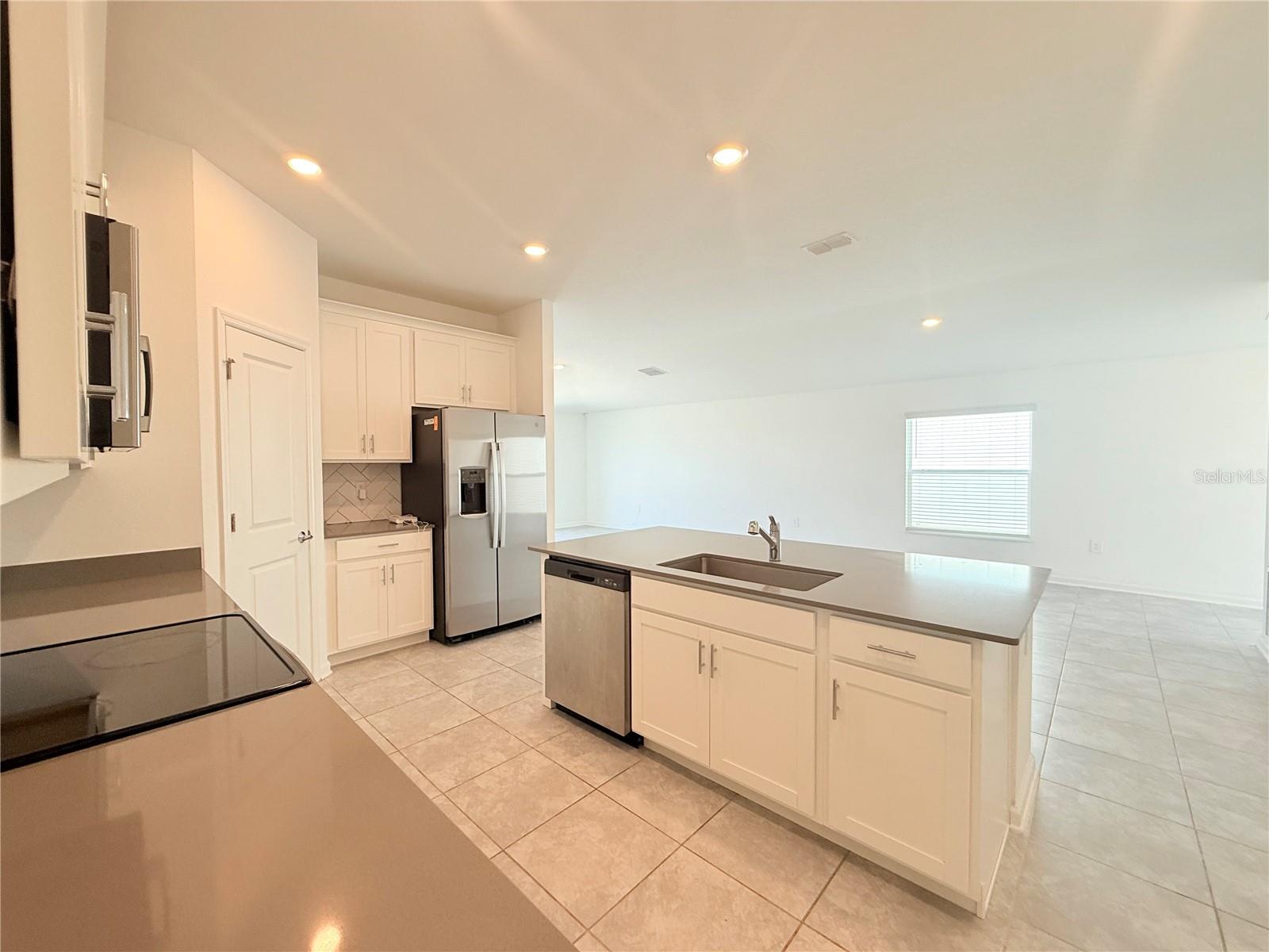 Residential Lease in GROVELAND 4