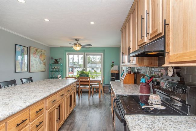 148 Linsay Dr, House other with 3 bedrooms, 2 bathrooms and 2 parking in Raynham MA | Image 12