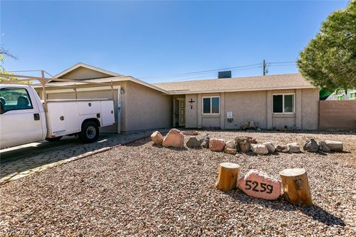 5259 Chattanooga Ave, Las Vegas, NV, 89122-7034 | Card Image
