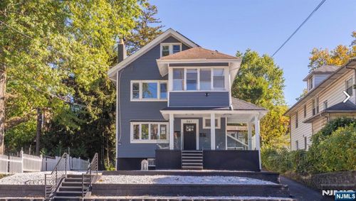 561 Grand Ave, Leonia, NJ, 07605-2101 | Card Image