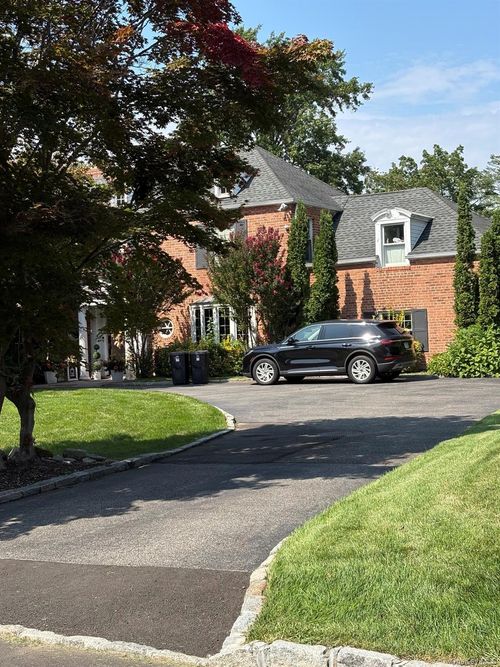 14 Birchwood Lane, North Hempstead, NY, 11024 | Card Image