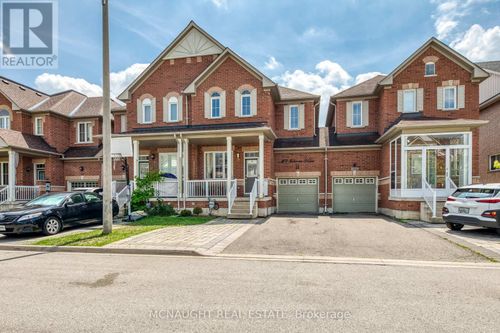 107 Lebovic Dr, Richmond Hill, ON, L4E5C1 | Card Image