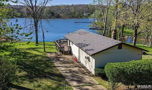 697 Parkers Lake Dr, Perryville, MO, 63775-6638 | Card Image