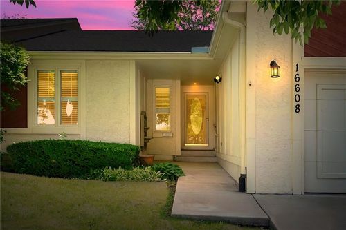16608 W 133rd St, Olathe, KS, 66062-1574 | Card Image
