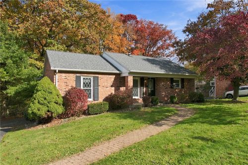 111 Braethorn Dr, Butler, PA, 16001-3415 | Card Image