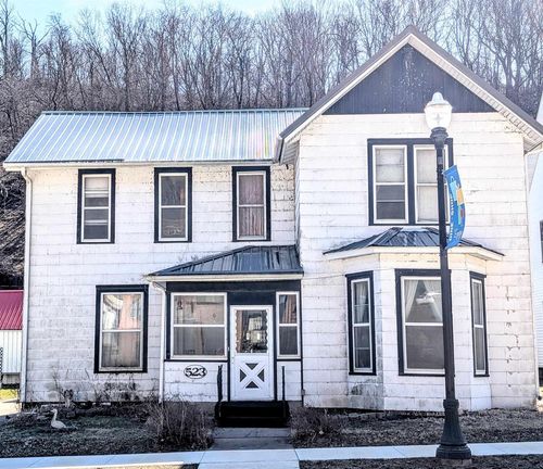 523 Main Street Street, McGregor, IA, 52157 | Card Image