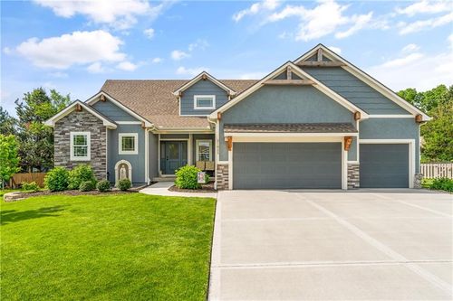 21025 W 225th Ter, Spring Hill, KS, 66083-9511 | Card Image