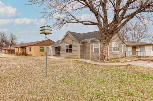 400 N 6th St, Weatherford, OK, 73096-4708 | Card Image
