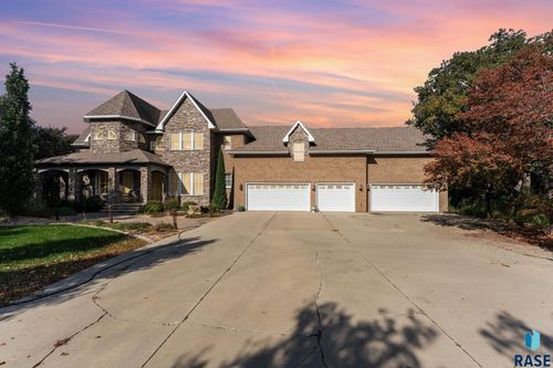 300 Fairway Cir Circle, Brandon, SD, 57005 | Card Image