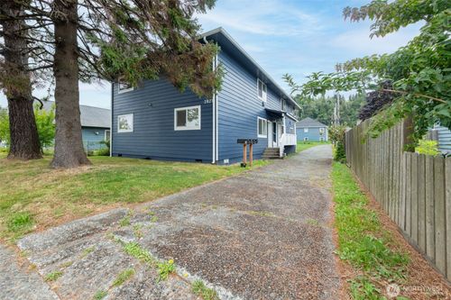 2821 Simpson Ave, Hoquiam, WA, 98550-3001 | Card Image