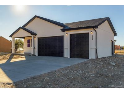 922 E Parkrose Dr, House other with 3 bedrooms, 2 bathrooms and null parking in Pueblo CO | Image 2