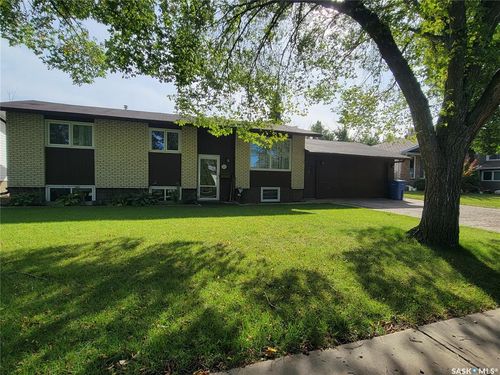 2212 95th Street, North Battleford, SK, S9A3K5 | Card Image