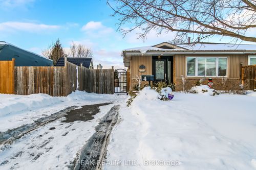 4 Maple Cres, Paris, ON, N3L3R4 | Card Image