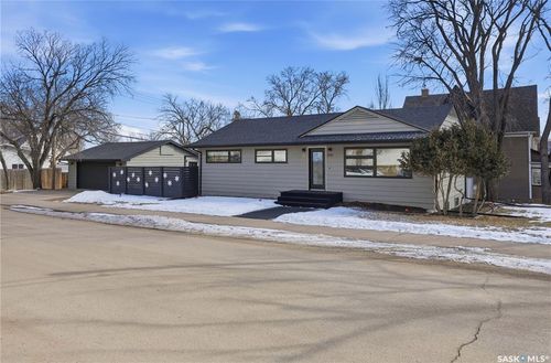 205 Hall St E, Moose Jaw, SK, S6H0V1 | Card Image