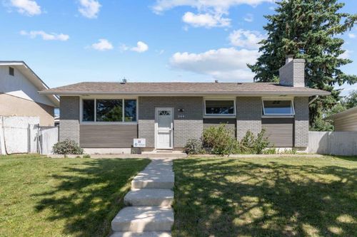 944 Raynard Cres Se, Calgary, AB, T2A1X9 | Card Image
