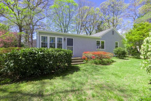 8 Parkside Ave, Miller Place, NY, 11764-2719 | Card Image