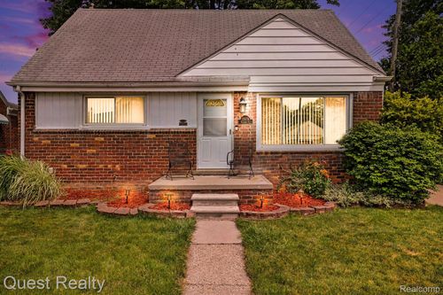 25074 Waldorf St, Roseville, MI, 48066-5730 | Card Image