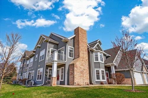 3272 Stonecreek Drive, Madison, WI, 53719 | Card Image