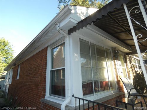 18959 Rockcastle St, Detroit, MI, 48236-2044 | Card Image