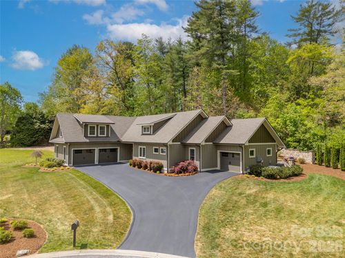 161 Linda Ann Dr, Flat Rock, NC, 28731-8664 | Card Image