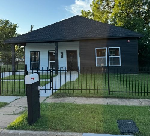 907 E Humbol Street, Fort Worth, TX, 76104 | Card Image