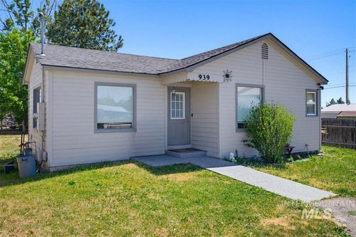 939 W Owyhee St, Kuna, ID, 83634-2205 | Card Image