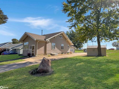 210 7th St, Gladbrook, IA, 50635-9316 | Card Image