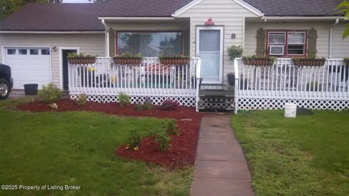 8 1st Ave E, Regent, ND, 58650-7708 | Card Image