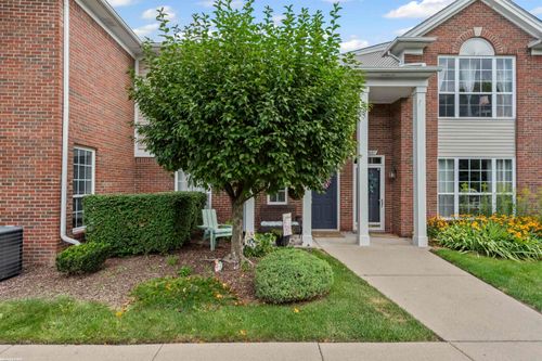45691 Heather Ridge Dr, Macomb, MI, 48044-4073 | Card Image