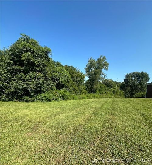 3204 New Chapel Rd, Jeffersonville, IN, 47130-8918 | Card Image