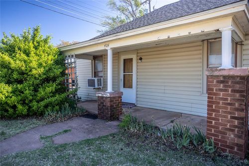404 N State Street, Weatherford, OK, 73096 | Card Image