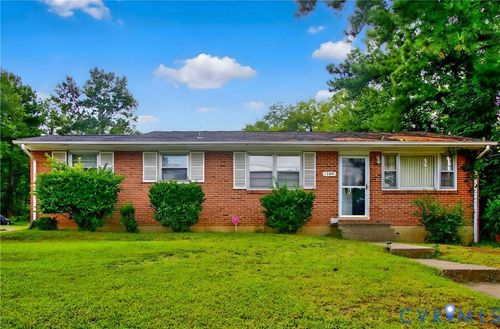 1500 West Ln, Petersburg, VA, 23803-5336 | Card Image