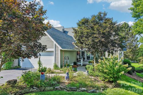146 Overlook Dr, Flat Rock, NC, 28731-9700 | Card Image